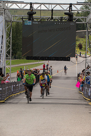 FINISH LINE CROSSING --4076