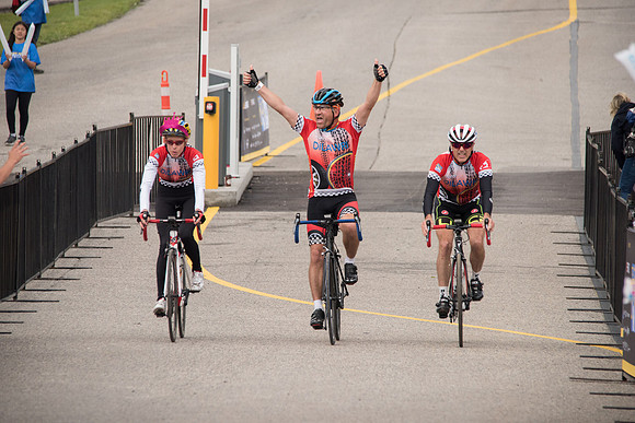 FINISH LINE CROSSING --1167