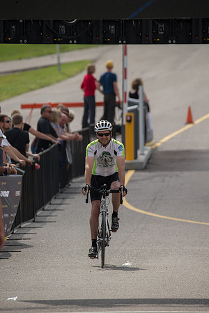 FINISH LINE CROSSING --4036