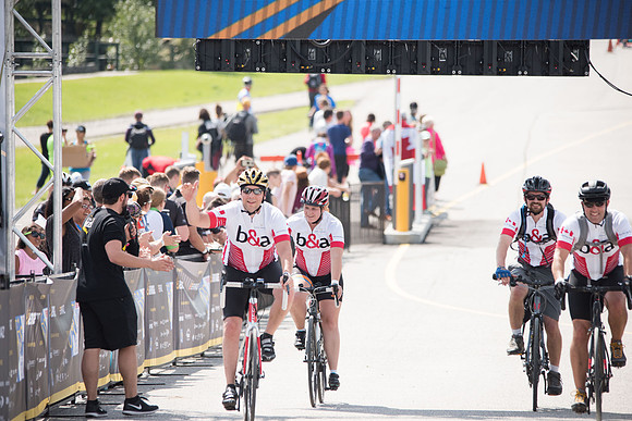 FINISH LINE CROSSING --3442
