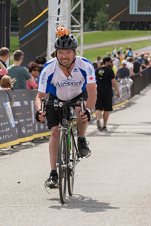 FINISH LINE CROSSING --3646