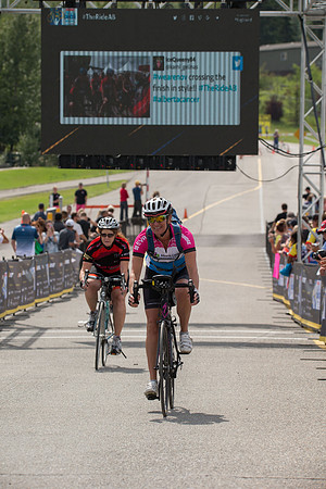 FINISH LINE CROSSING --4015