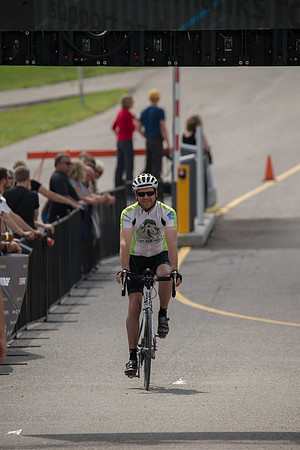 FINISH LINE CROSSING --4037