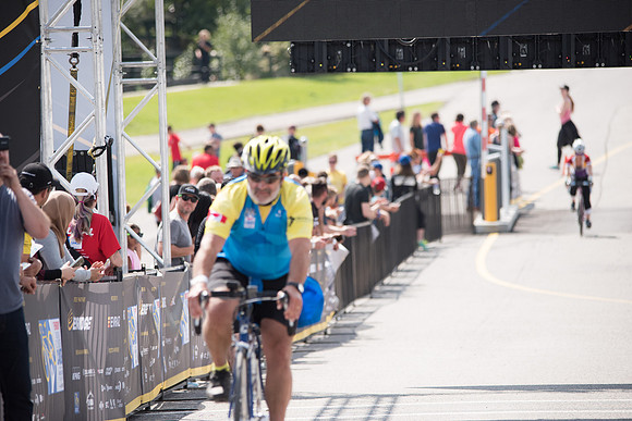 FINISH LINE CROSSING --3373