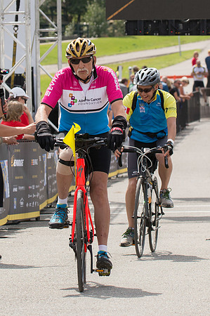 FINISH LINE CROSSING --3670