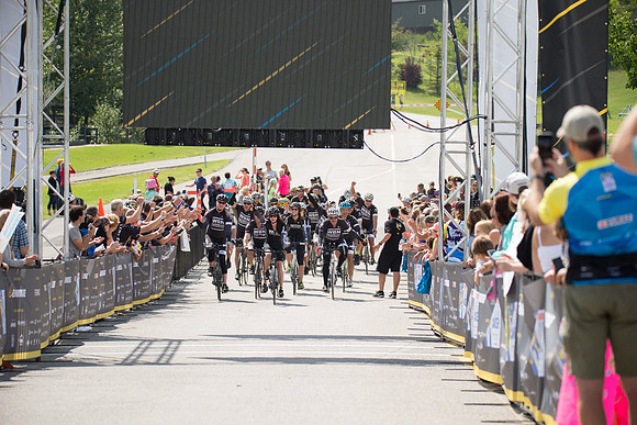 FINISH LINE CROSSING --2543