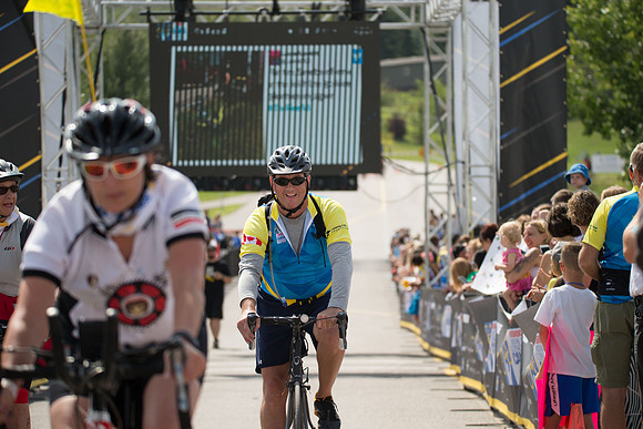 FINISH LINE CROSSING --3075