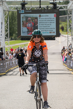 FINISH LINE CROSSING --3908