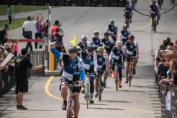 FINISH LINE CROSSING --2601
