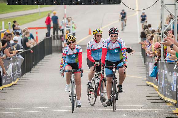 FINISH LINE CROSSING --3359