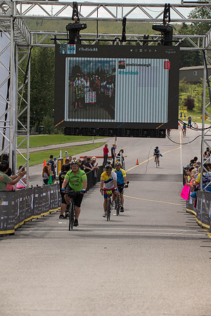 FINISH LINE CROSSING --4073