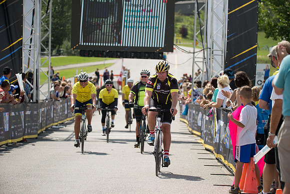 FINISH LINE CROSSING --2841