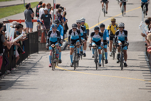 FINISH LINE CROSSING --2322