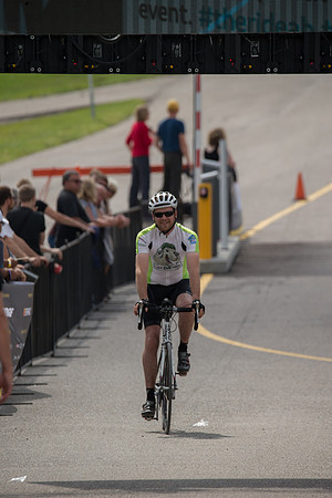 FINISH LINE CROSSING --4038