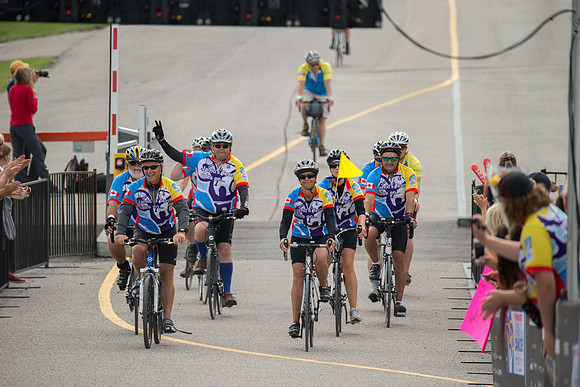 FINISH LINE CROSSING --4525