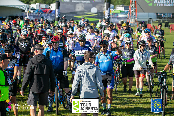OC - RIDERS LEAVING-400