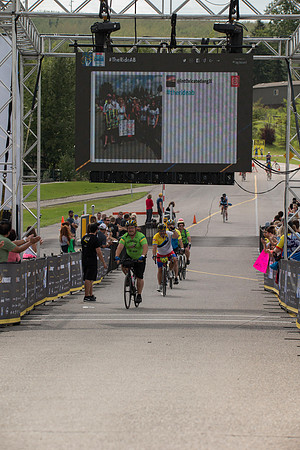 FINISH LINE CROSSING --4072