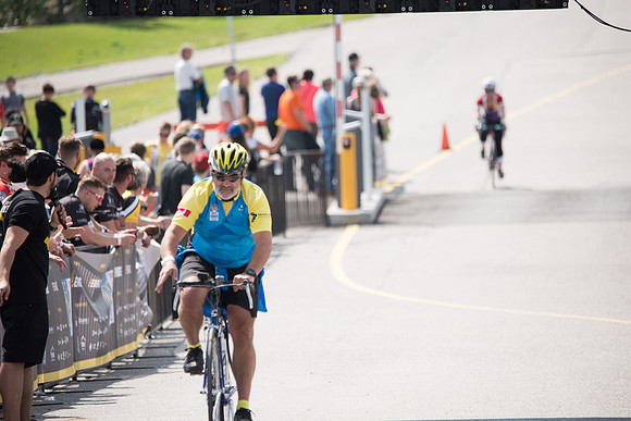 FINISH LINE CROSSING --3372
