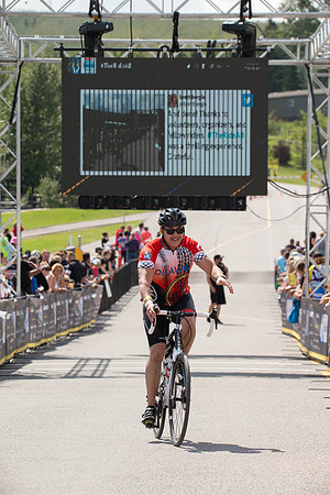 FINISH LINE CROSSING --2478