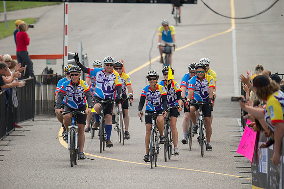 FINISH LINE CROSSING --4534