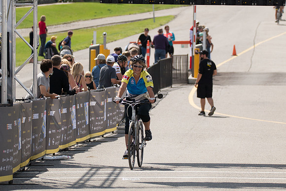 FINISH LINE CROSSING --2815