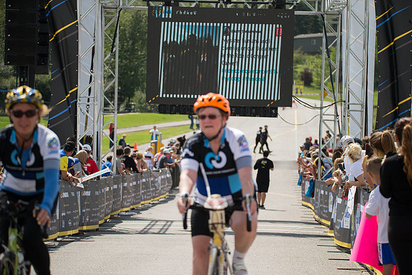 FINISH LINE CROSSING --2734
