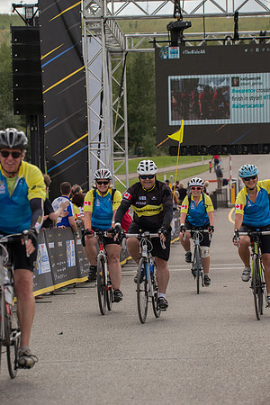 FINISH LINE CROSSING --4827