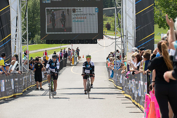 FINISH LINE CROSSING --2502