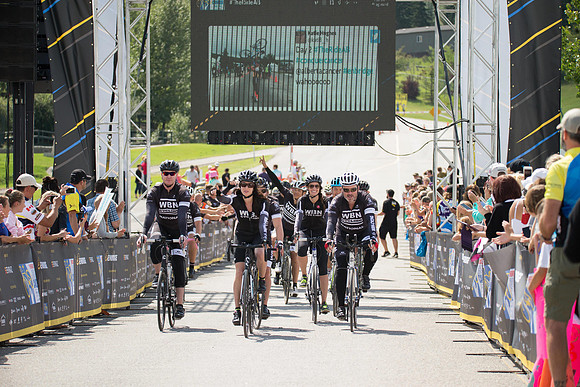 FINISH LINE CROSSING --2568