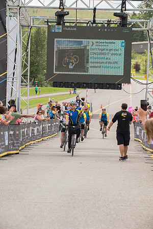FINISH LINE CROSSING --4864