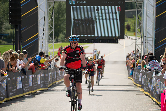FINISH LINE CROSSING --3099