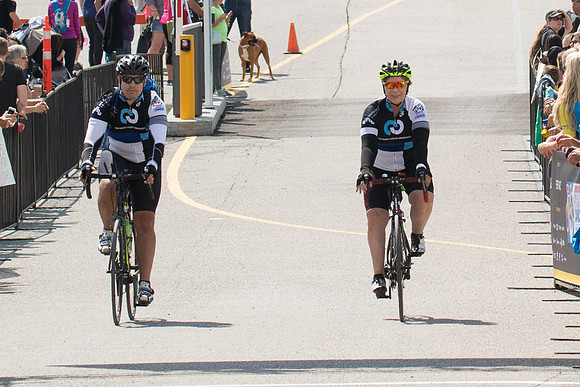 FINISH LINE CROSSING --2495