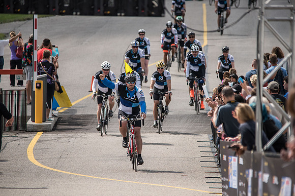 FINISH LINE CROSSING --2599