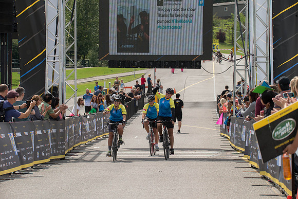 FINISH LINE CROSSING --3928