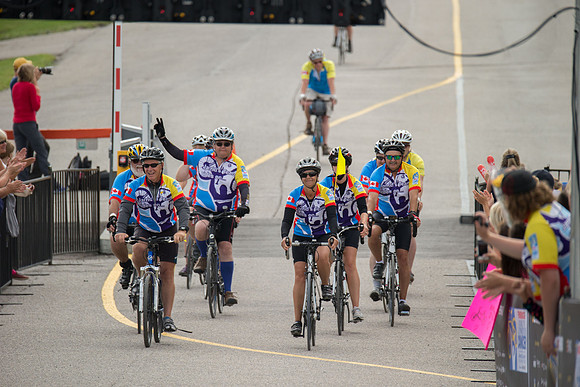 FINISH LINE CROSSING --4526