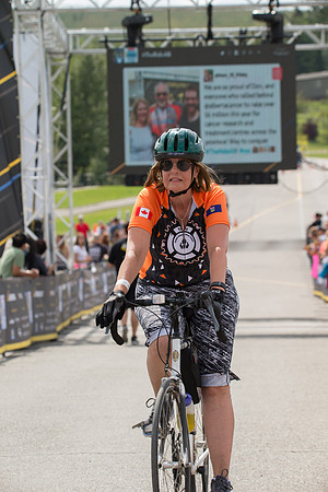 FINISH LINE CROSSING --3910