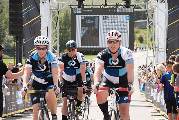 FINISH LINE CROSSING --3309