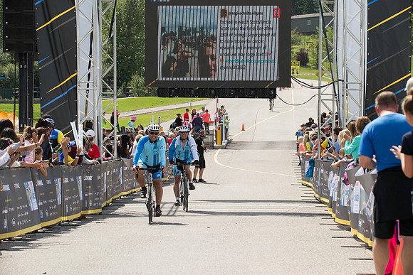 FINISH LINE CROSSING --2448