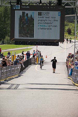 FINISH LINE CROSSING --2810
