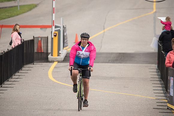 FINISH LINE CROSSING --1285