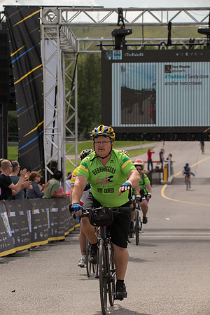 FINISH LINE CROSSING --4082