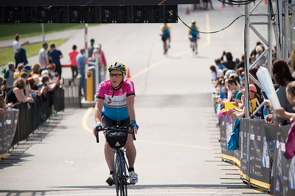 FINISH LINE CROSSING --3325