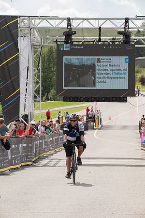 FINISH LINE CROSSING --3706
