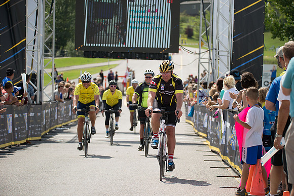 FINISH LINE CROSSING --2842