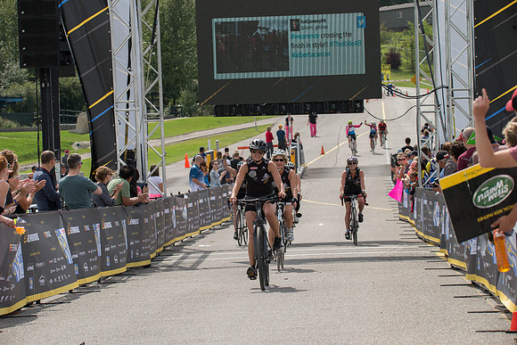 FINISH LINE CROSSING --3965