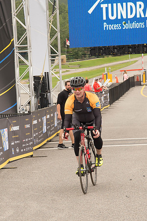 FINISH LINE CROSSING --9895