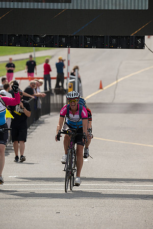 FINISH LINE CROSSING --4001