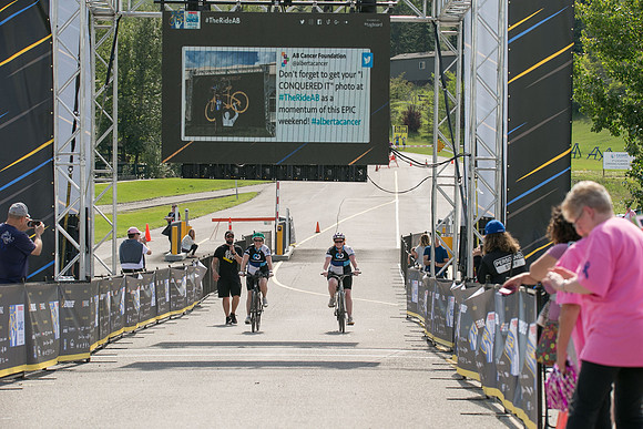 FINISH LINE CROSSING --3283