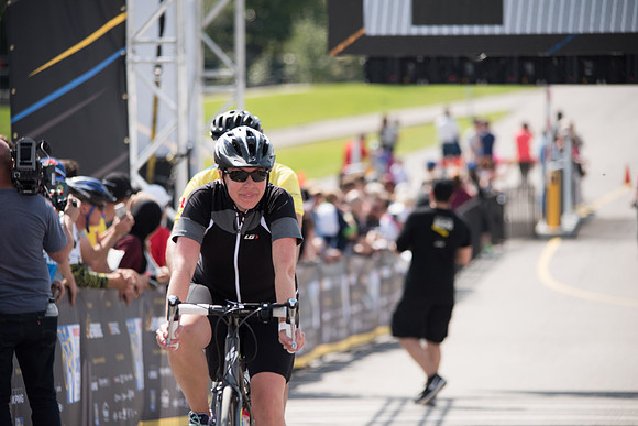 FINISH LINE CROSSING --3396