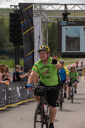 FINISH LINE CROSSING --4086